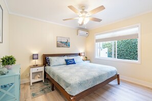 4 bedrooms, in-room safe, desk, iron/ironing board - 4-bdrm house, 2 miles from Beach-Pet Friendly-HotTub-Playroom-Playground-Heat/AC (Ventura)