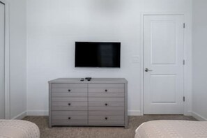 6 bedrooms, iron/ironing board, travel cot, WiFi