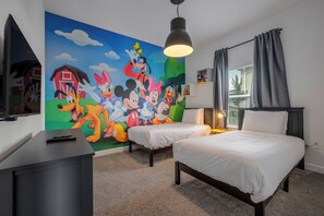 6 habitaciones, tabla de planchar con plancha, cuna de viaje y wifi 