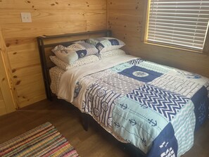 1 bedroom, bed sheets