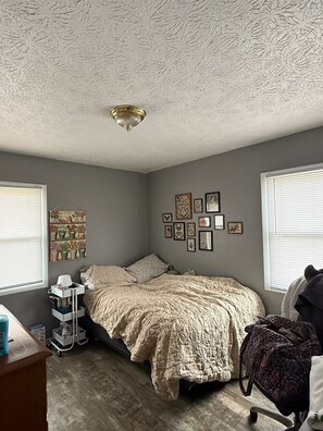 3 bedrooms, WiFi, bed sheets
