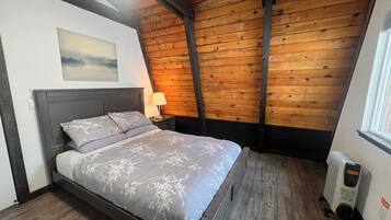 2 soverom, skrivebord, strykejern/-brett og wi-fi (inkludert)