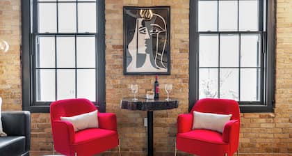 Modern loft with rustic character steps to downtown Stratford