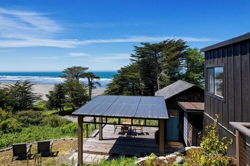 Cozy Oceanview Cabin @ Moonstone Beach – Fine Dining and Walkable to Beach