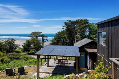 Cozy Oceanview Cabin @ Moonstone Beach – Fine Dining and Walkable to Beach