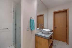 Towels, soap, shampoo, toilet paper - Artesanias Golf Course 2 bed apt (Nuevo Vallarta)
