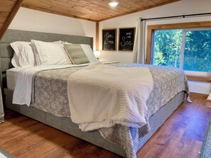 2 chambres, fer et planche à repasser, Wi-Fi, draps fournis