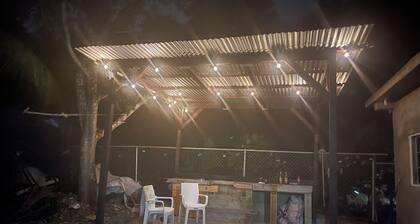 Modern 1-bedroom apartment with AC, WiFi and Kitchen in beautiful Negril .