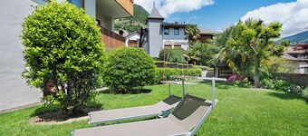 Ferienwohnung 'Hofanger Vinschgau' mit Bergblick, privater Terrasse und Wi-Fi