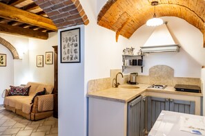 Interior - Apartment 'Ilaria' with Shared Pool, Wi-Fi and Air Conditioning (Campiglia Marittima)