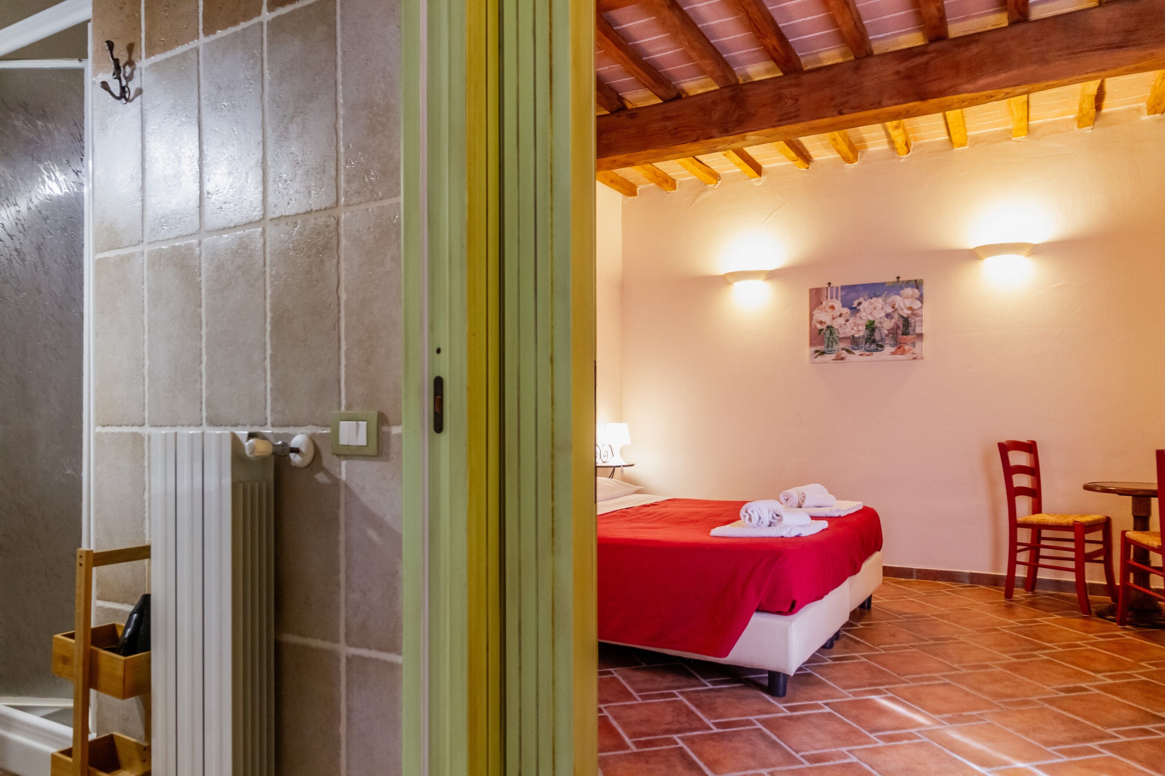 2 室のベッドルーム、WiFi (無料)