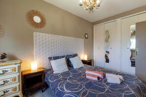 1 soverom, strykejern/-brett, wi-fi (inkludert) og sengetøy