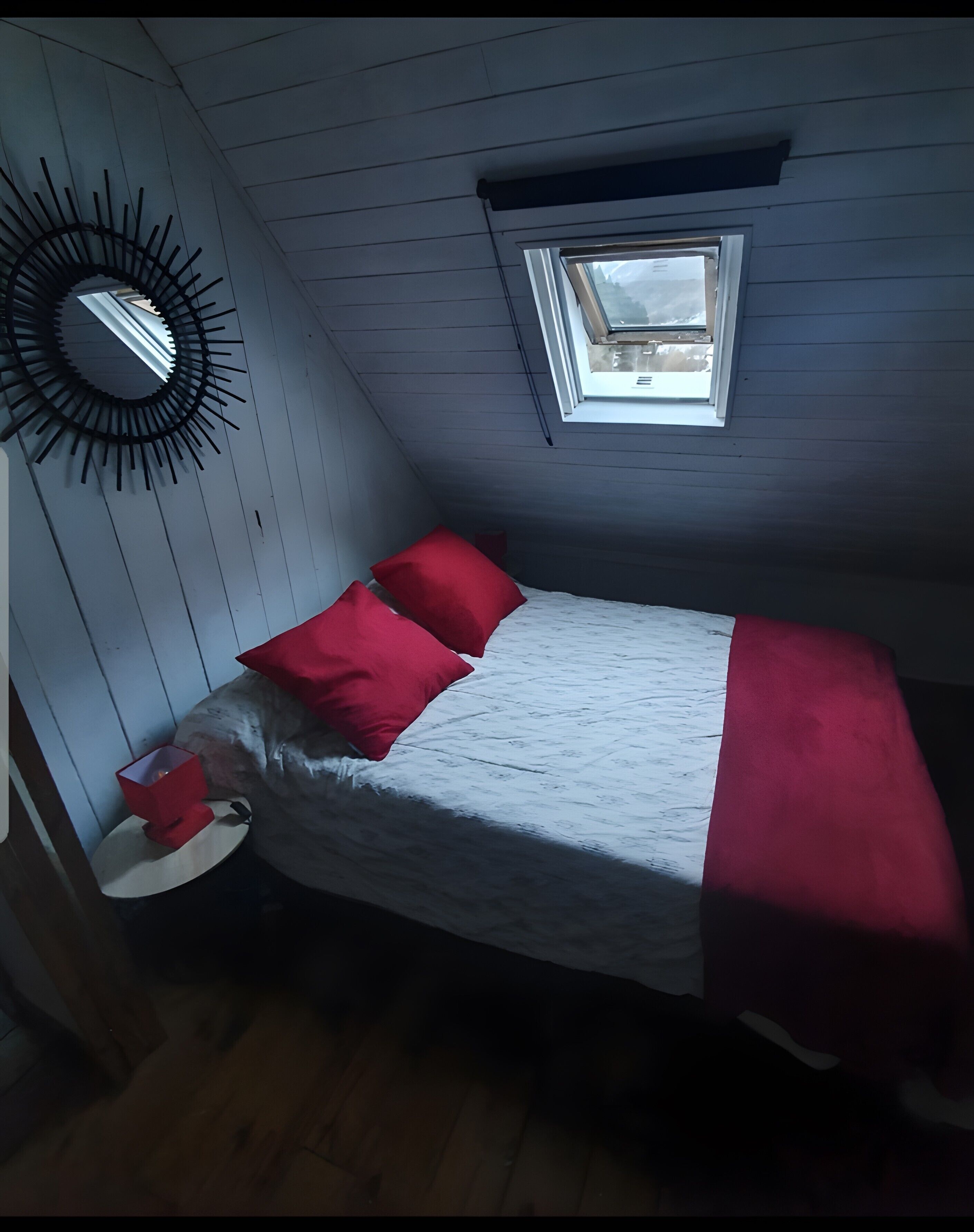 2 bedrooms, iron/ironing board, free WiFi