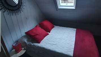 2 bedrooms, iron/ironing board, free WiFi