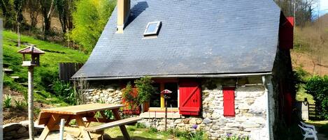 تناول الطعام بالخارج