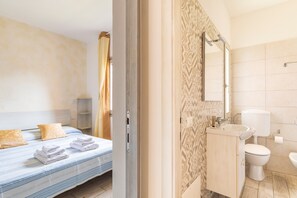 1 bedroom, bed sheets - Apartment 'Eden' with Shared Terrace and Air Conditioning (Àrbatax)