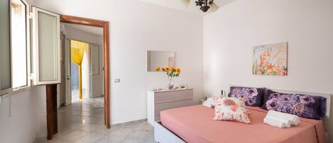 2 bedrooms, bed sheets