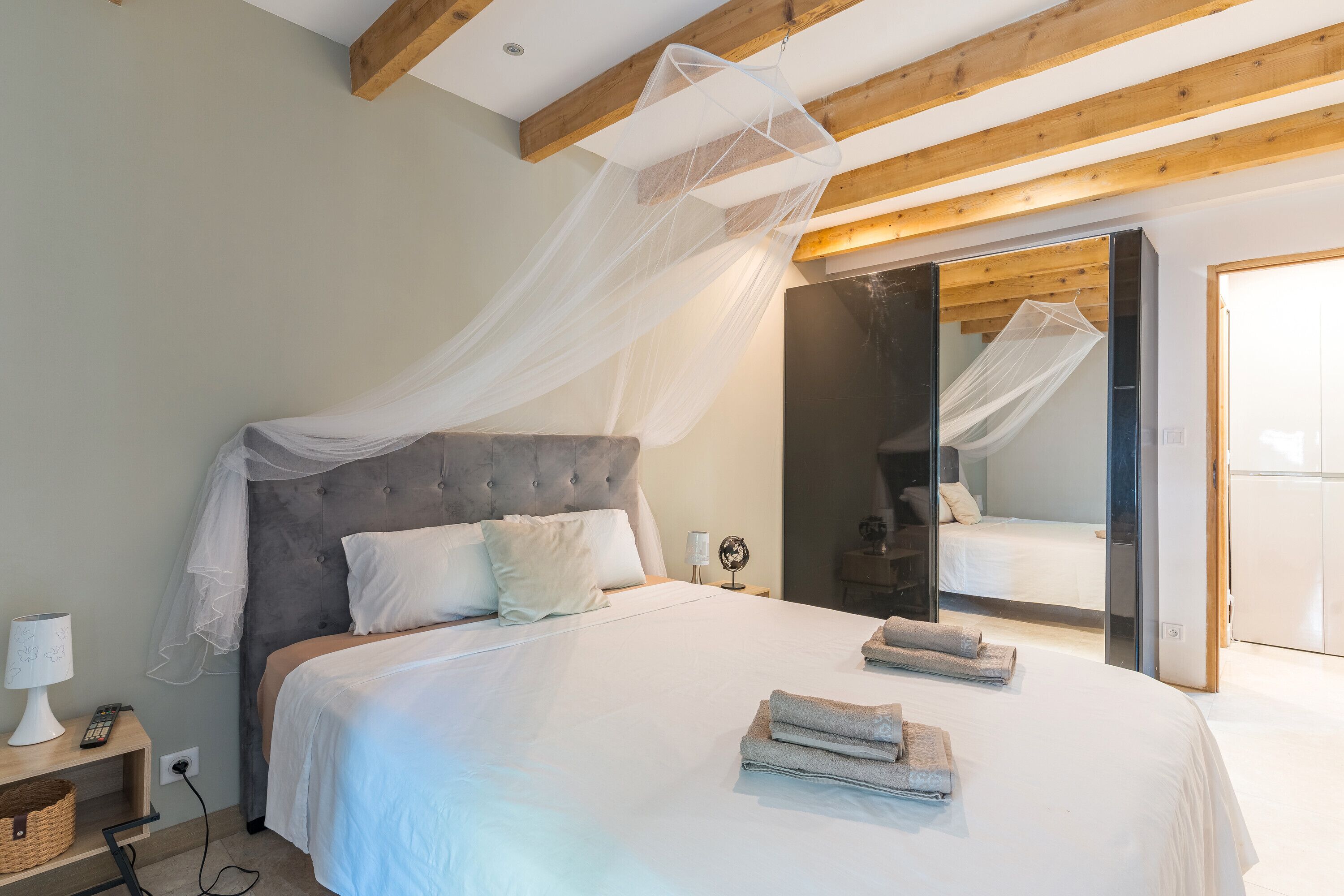 4 camere, ferro/asse da stiro, Wi-Fi gratuito, lenzuola