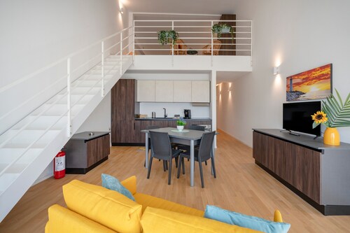 Apartment 'Sogno Di Mare' with Sea View, Wi-Fi and Air Conditioning