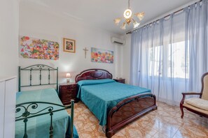 2 bedrooms, iron/ironing board, free WiFi, bed sheets - Apartment 'La Corte Del Geco' with Private Terrace, Wi-Fi and Air Conditioning (Torre Lapillo)