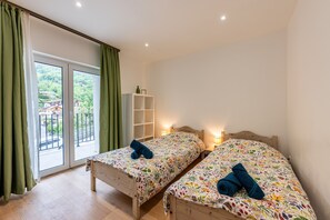 2 bedrooms, iron/ironing board, free WiFi, bed sheets