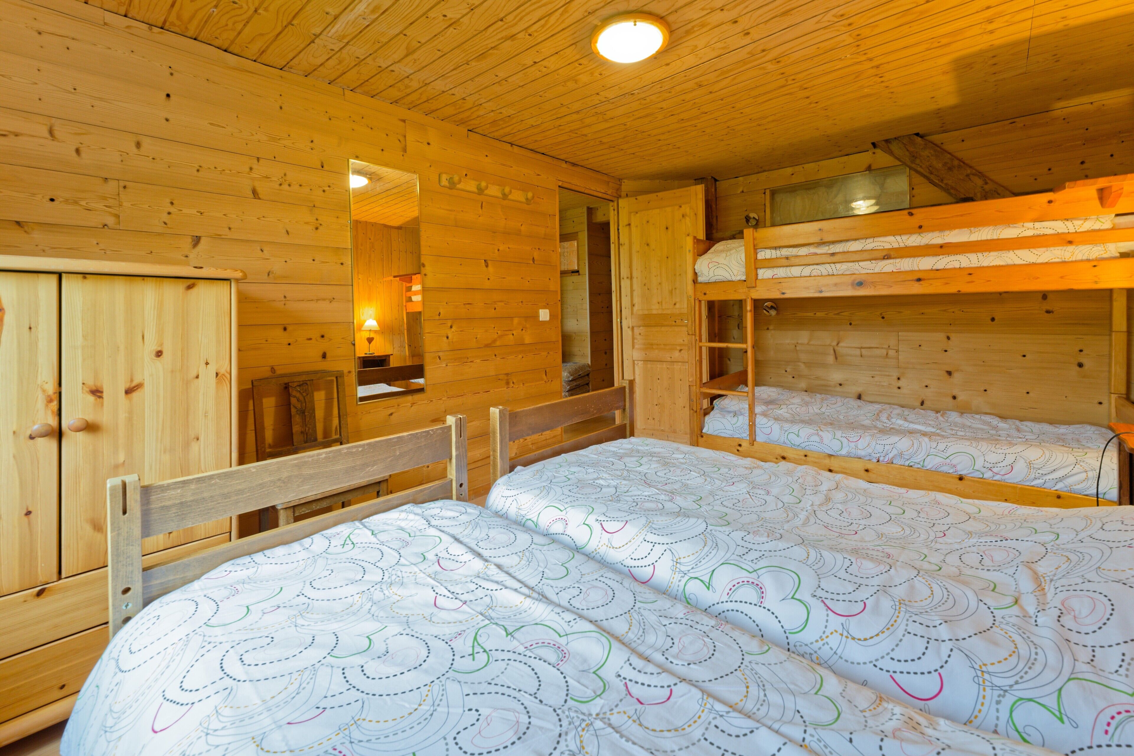 2 chambres, fer et planche à repasser, Wi-Fi gratuit