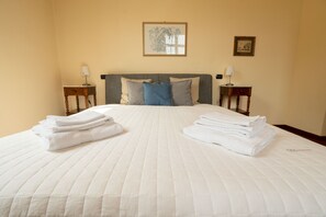2 quartos, Wi-Fi de cortesia, roupa de cama
