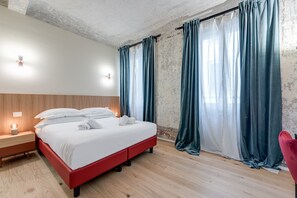 1 bedroom, free WiFi, bed sheets - 'Rossa' Room with Wi-Fi and Air Conditioning (Firenze)