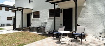 Remodeled unit steps from San Marco cafes and shops and near Riverwalk