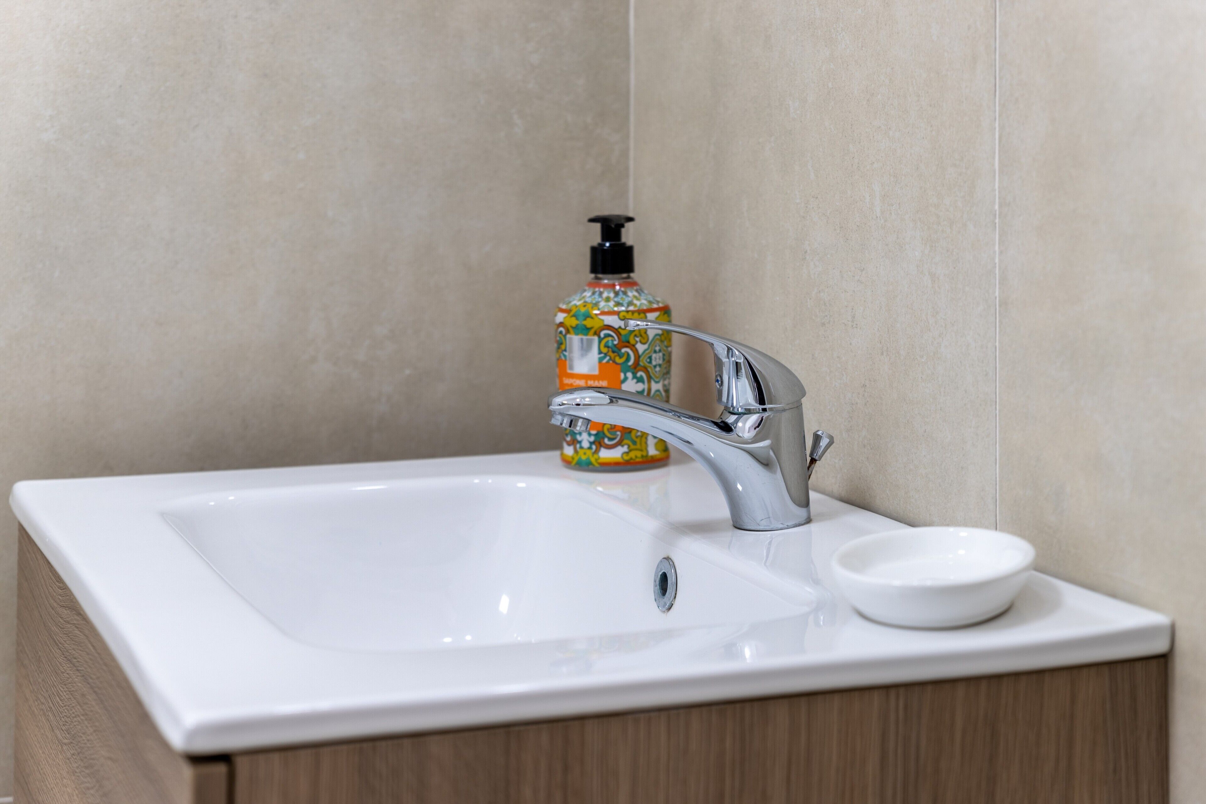 Een douche, een haardroger, handdoeken