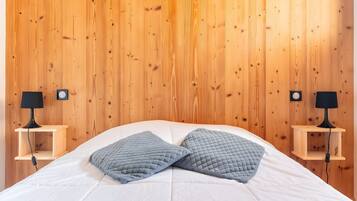 5 Schlafzimmer, Bügeleisen/Bügelbrett, kostenloses WLAN, Bettwäsche