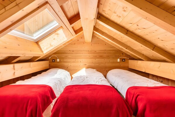 5 slaapkamers, een strijkplank/strijkijzer, gratis wifi, beddengoed