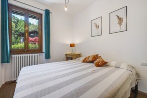 2 bedrooms, free WiFi, bed sheets