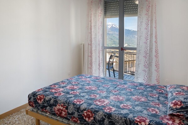 3 makuuhuonetta, ilmainen Wi-Fi, vuodevaatteet