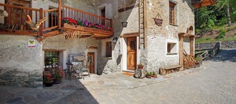 Apartment 'Lo Baou' with Shared Terrace, Shared Garden and Wi-Fi