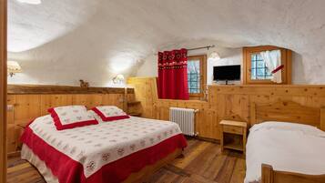 1 chambre, fer et planche Ă repasser, Wi-Fi gratuit, draps fournis