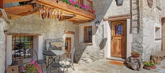 Apartment 'Lo Baou' with Shared Terrace, Shared Garden and Wi-Fi