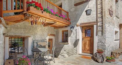 Apartment 'Lo Baou' with Shared Terrace, Shared Garden and Wi-Fi