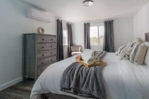 2 室のベッドルーム、デスク、アイロン / アイロン台、WiFi