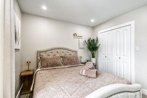 2 habitaciones, tabla de planchar con plancha y wifi gratis 