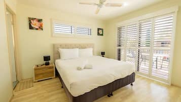 4 bedrooms, in-room safe, iron/ironing board, free WiFi