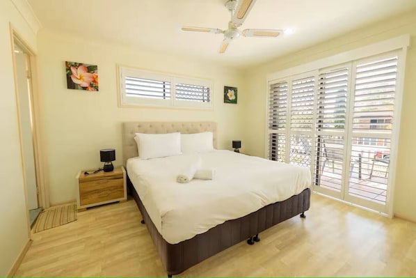 4 bedrooms, in-room safe, iron/ironing board, free WiFi