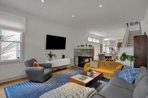 Smart TV, fireplace, computer monitors