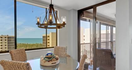 Stunning Penthouse Condo l Views l Close to Beach!