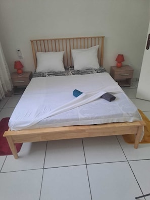 2 chambres, fer et planche à repasser, Wi-Fi gratuit, draps fournis