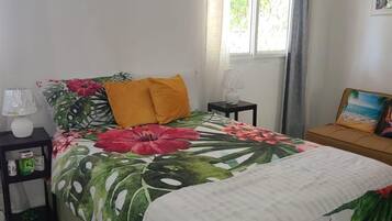 2 bedrooms, iron/ironing board, WiFi, bed sheets