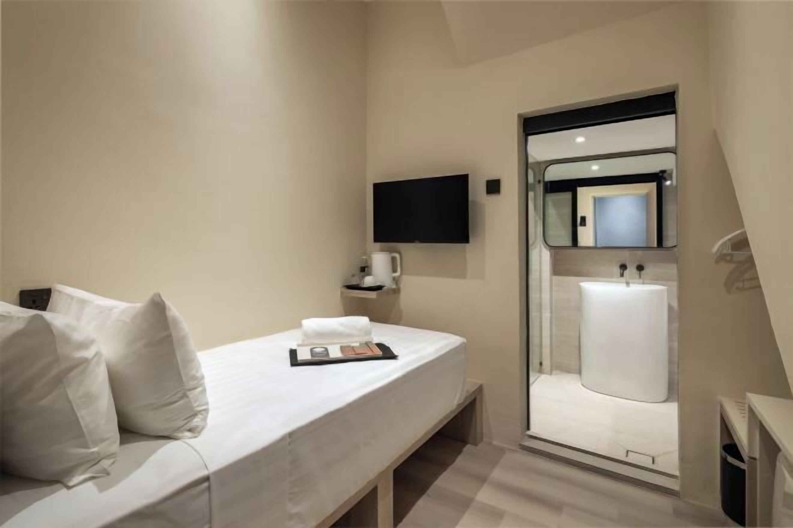 โต๊ะทำงาน, เตารีด/โต๊ะรีดผ้า, Wi-Fi ฟรี