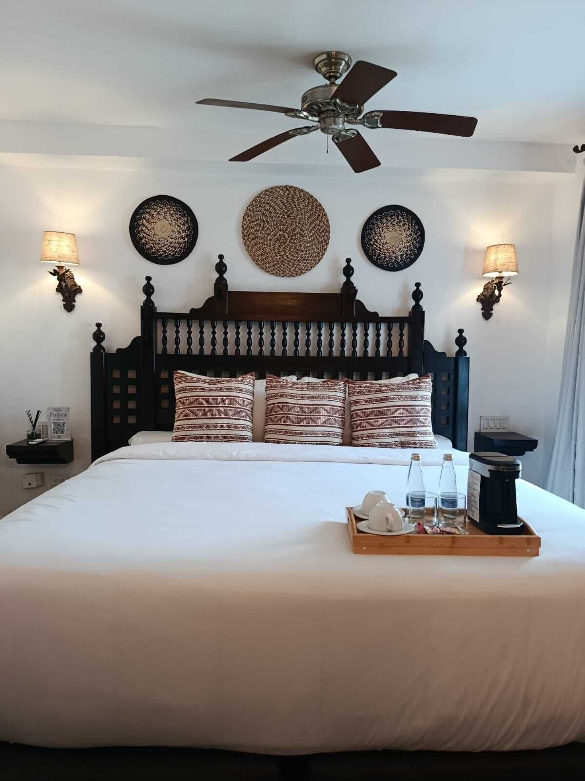 精緻雙人房 | 客房內保險箱、熨斗/熨衣板、免費無線上網、床單