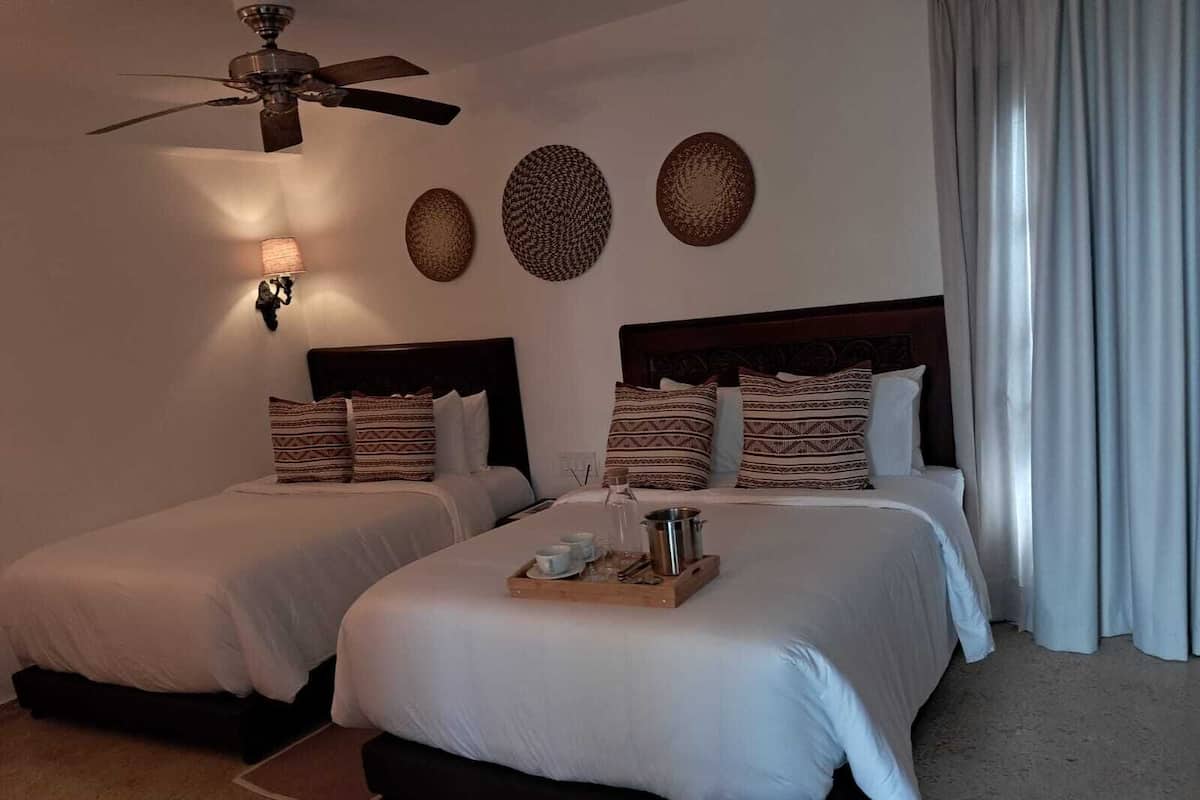 Double Room | 1 bedroom, in-room safe, iron/ironing board, free WiFi