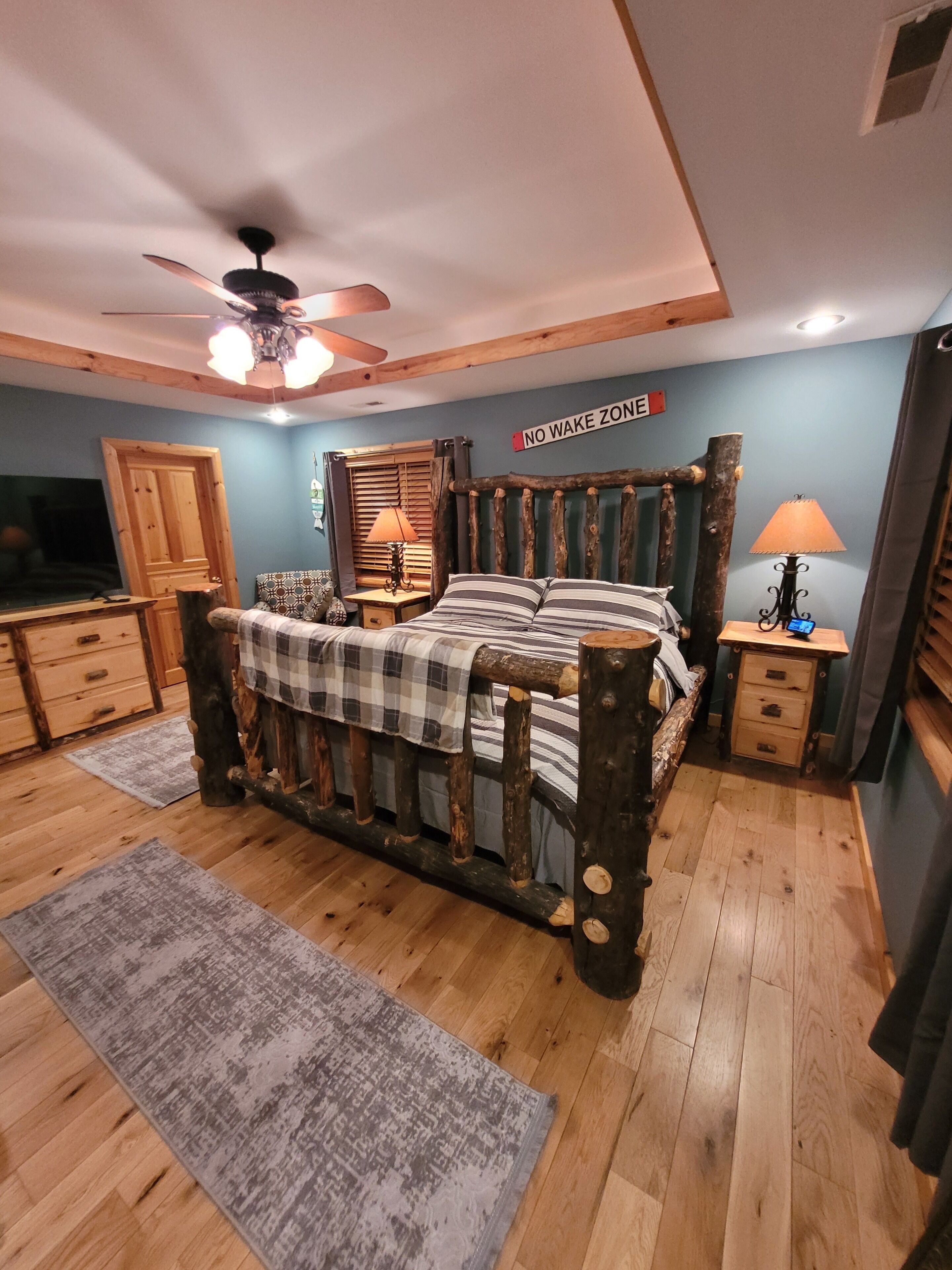 5 chambres, fer et planche à repasser, Wi-Fi, draps fournis